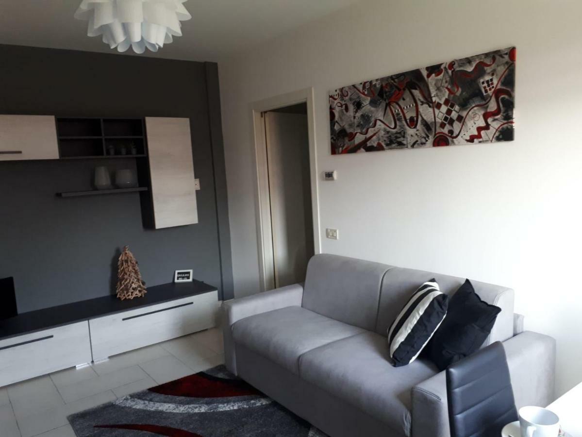 My Home Apartment 미라 외부 사진
