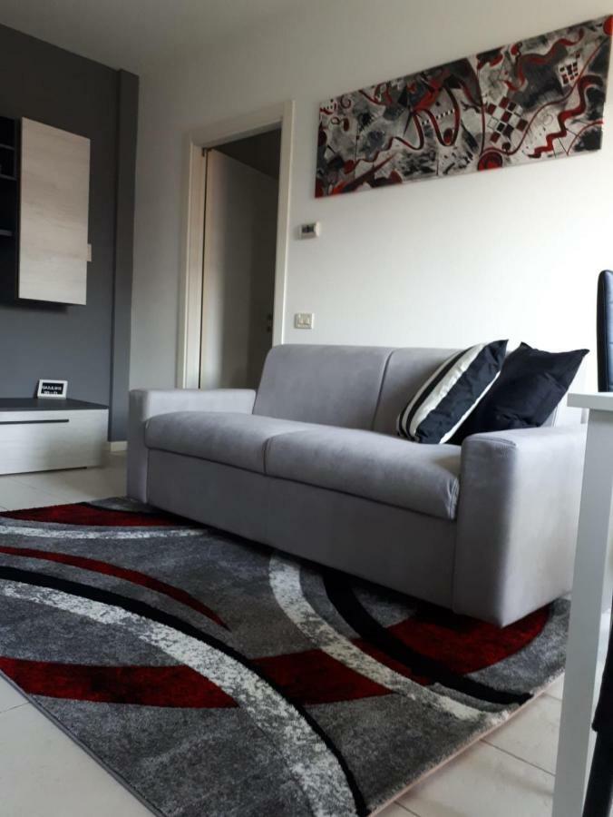 My Home Apartment 미라 외부 사진