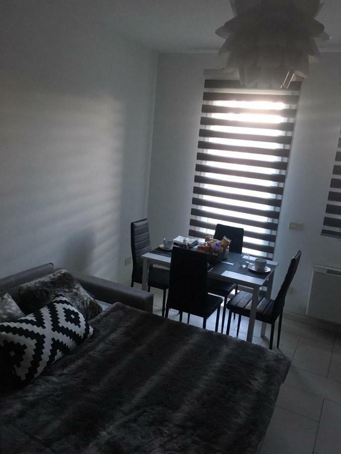 My Home Apartment 미라 외부 사진